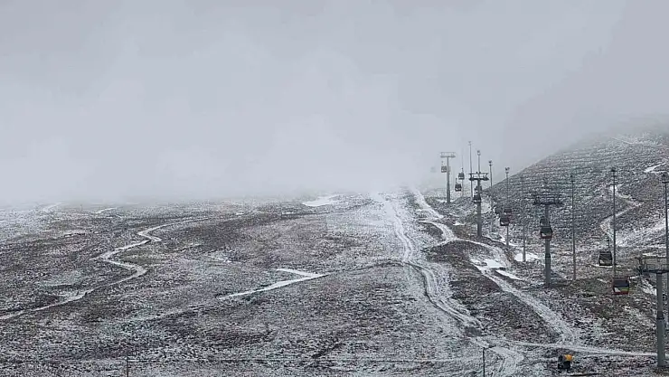 Erciyes'te kar yağışı etkili oldu