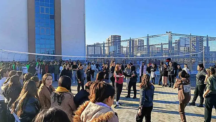 ERÜ'den 'Sporsuz Yaşam Susuz Hayata Benzer' etkinliği