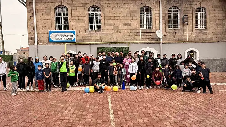 ERÜ öğrencilerinden anlamlı etkinlik