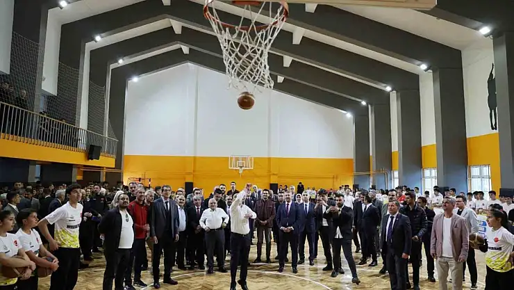 ERVA Spor Okulları'nın 52.'si açıldı