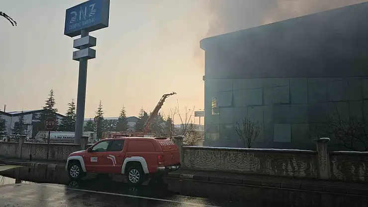 Fabrika yangınında ölü sayısı 3'e yükseldi