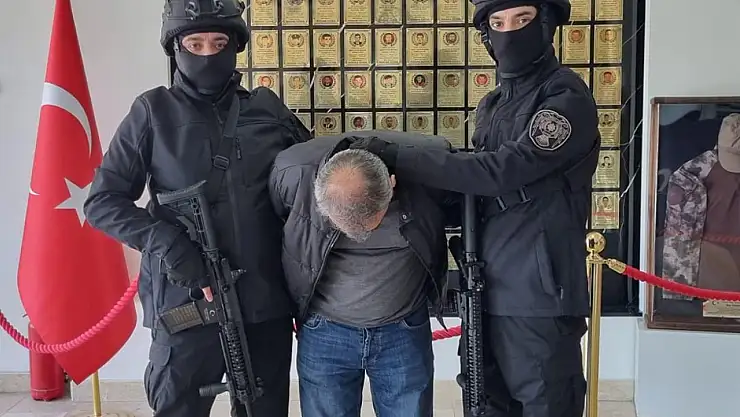 FETÖ üyesi ihraç öğretim üyesi yakalandı