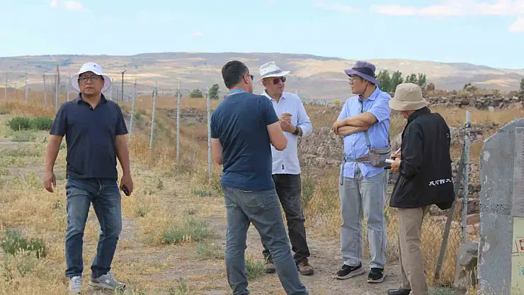Güney Koreliler Kültepe'yi keşfediyor