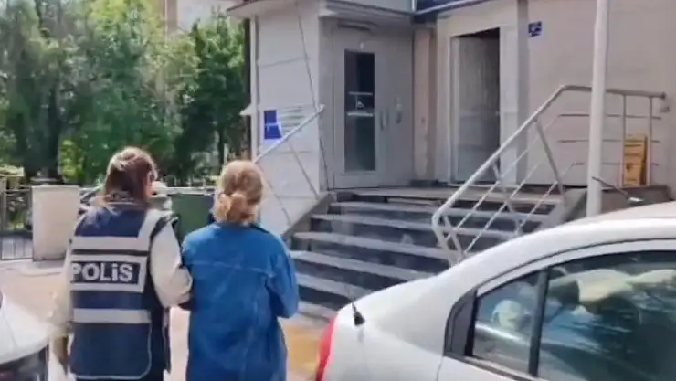 Halk otobüsünde düşürülen altın kolyeyi alan şahıs gözaltına alındı