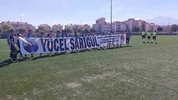 Hayatını kaybeden antrenör Sarıgül sezonun ilk maçında unutulmadı