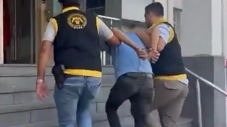 Kargo aracını böyle çaldı