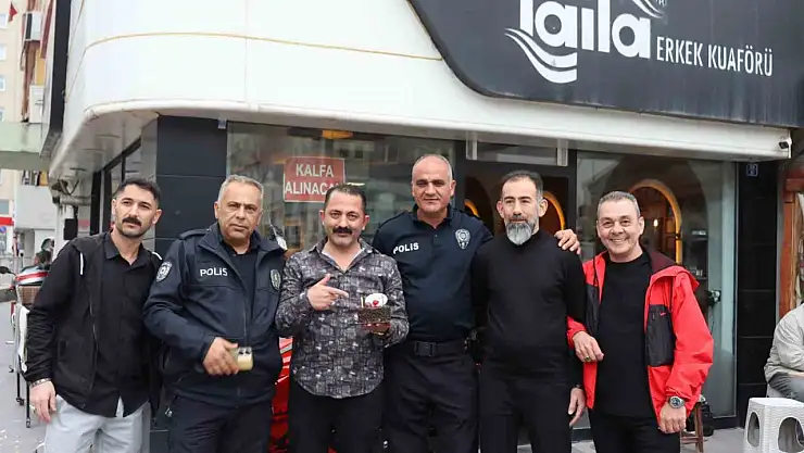 İhbara geldiler, pasta yediler