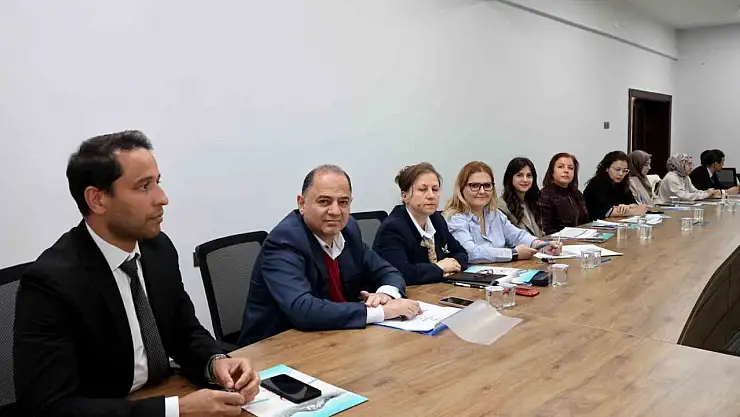 İl Sağlık Müdürü Erşan'dan tüm sağlık ekibine çağrı: 'Gönülden bir seferberlik başlatın'