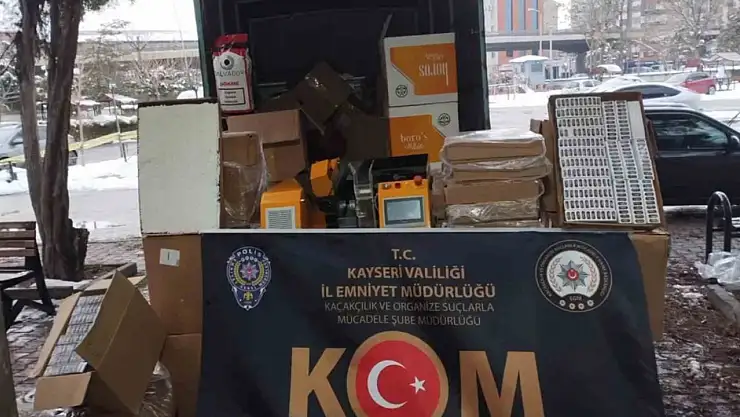 Kayseri'de 103 bin 950 dal doldurulmuş makaron ele geçirildi