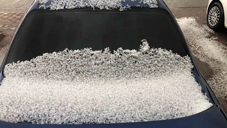 Kayseri'de dolu yağışı etkili oldu