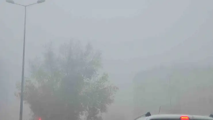 Kayseri'de sis görüş mesafesini düşürdü