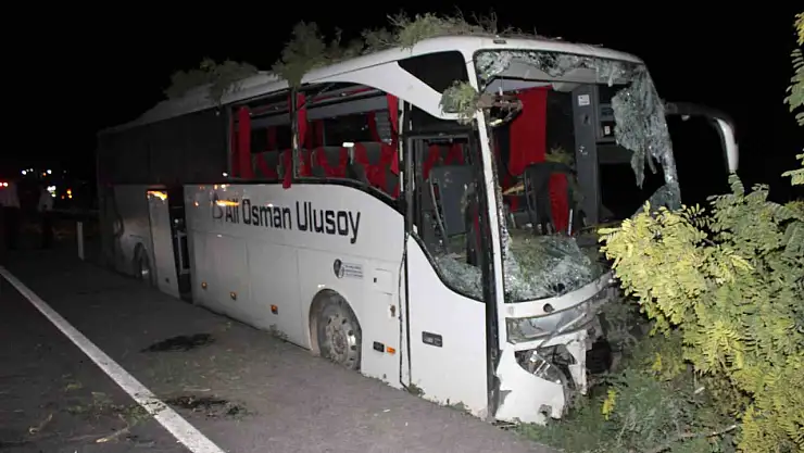 Kayseri'de yolcu otobüsü kaza yaptı: Ölü ve yaralılar var