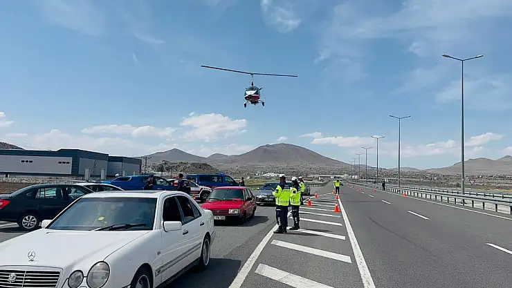 Kayseri'de yollar Cayrokopter ile havadan denetlendi