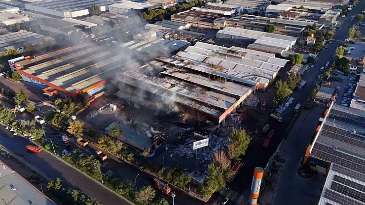 Kayseri'deki fabrika yangınına 94 araç 12 iş makinesi müdahale etti