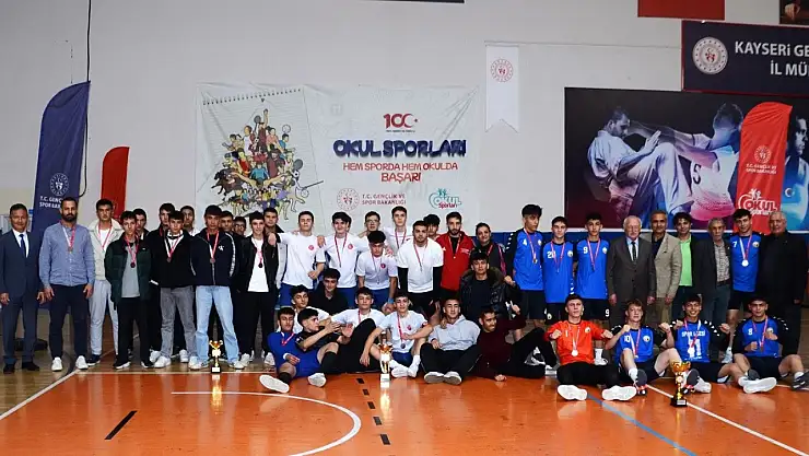 Kayseri Liseli Gençler Hentbol İlBirinciliği sona erdi