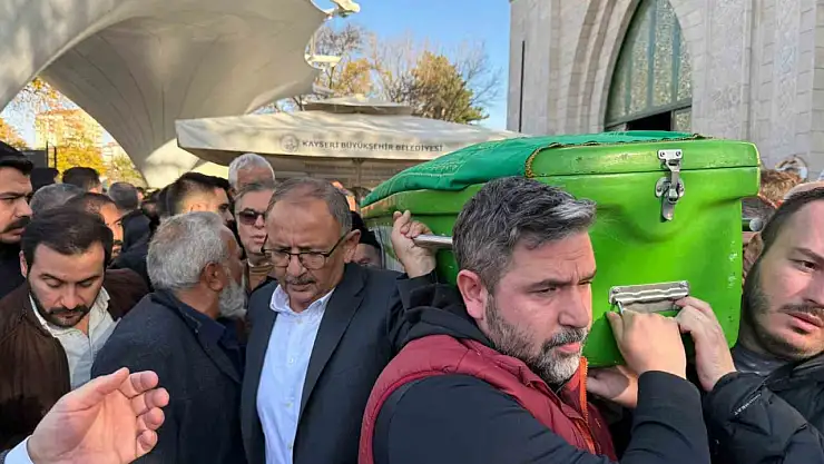 Kayseri'nin tanınan siması Şeref Yaroğlu toprağa verildi