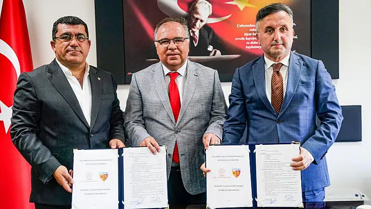 Kayserispor'dan öğrencilere kombine jesti