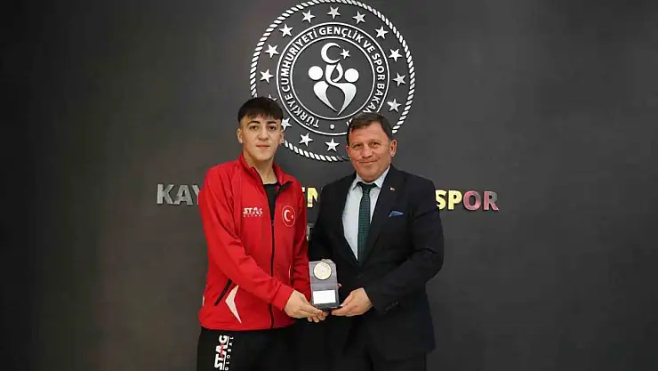 Kenan Eren Kahraman'dan Ali İhsan Kabakcı'ya ziyaret