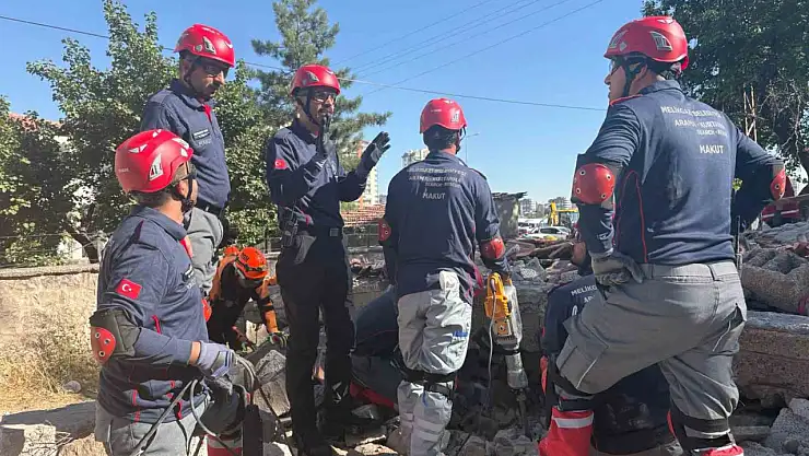 Melikgazi Arama Kurtarma Ekibi deprem tatbikatında yerini aldı