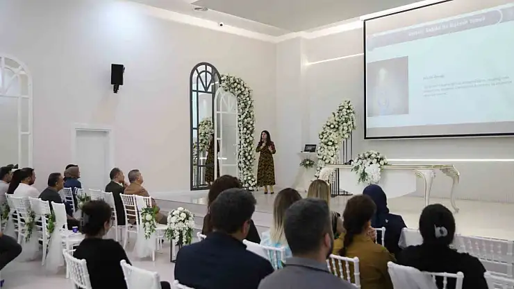 Melikgazi Belediyesi'nden Evlilikte İletişim semineri