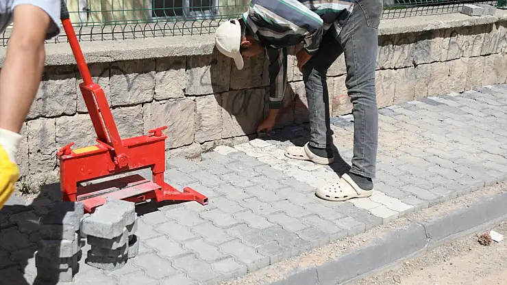 Melikgazi, İldem'e konforlu yaya yolları yapıyor