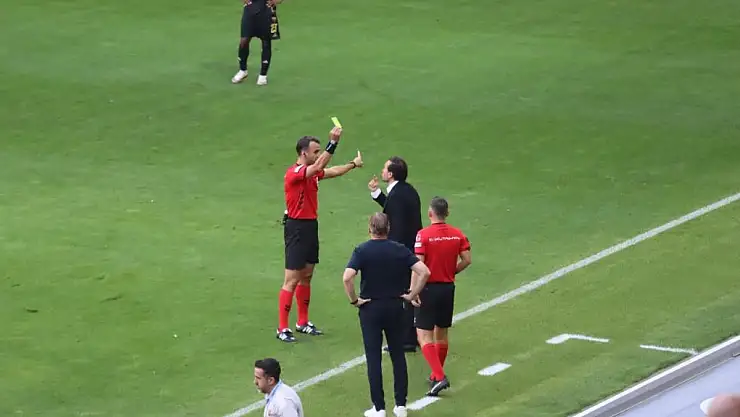 Muhammed Türkmen yine kırmızı kart gördü