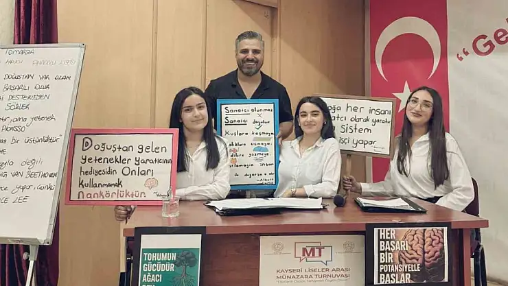 Münazara yarışmasında Tomarza Şehit Nazmi Kapucu Lisesi finale yükseldi
