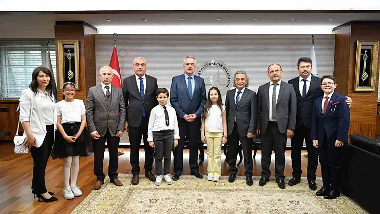 Okyanus, Büyükşehir Belediyesi başkanlık koltuğuna oturdu