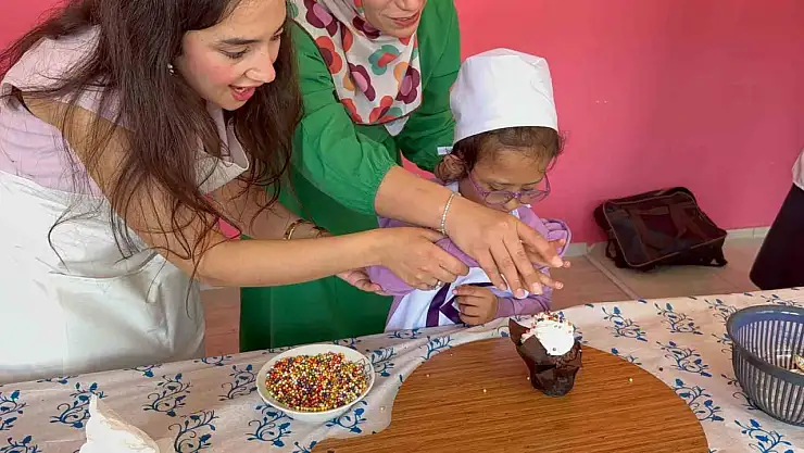 Özkar Özel Eğitim Uygulama Okulu'ndan 'Pasta Atölyesi'