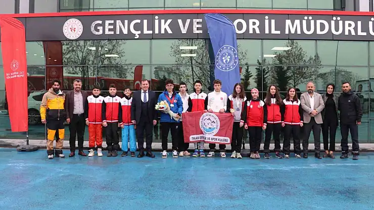 Şampiyon sporcuya coşkulu karşılama