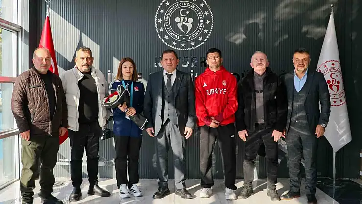 Şampiyonlara coşkulu karşılama