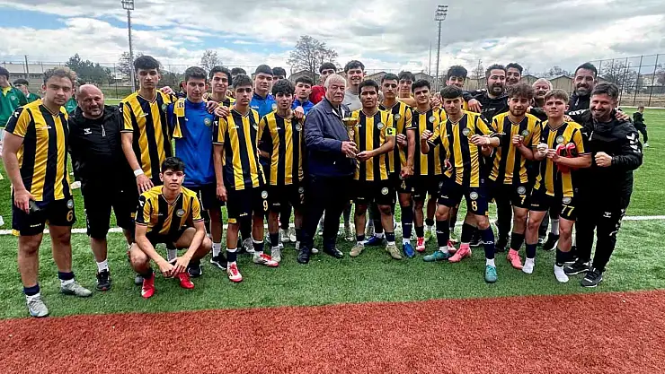 Talas Belediyespor, U-18 Türkiye Şampiyonası'nda yarı finalde