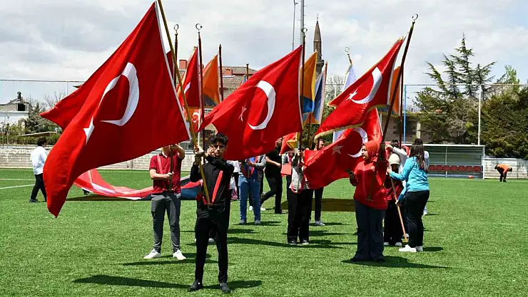 Tomarza'da 19 Mayıs coşkuyla kutlandı