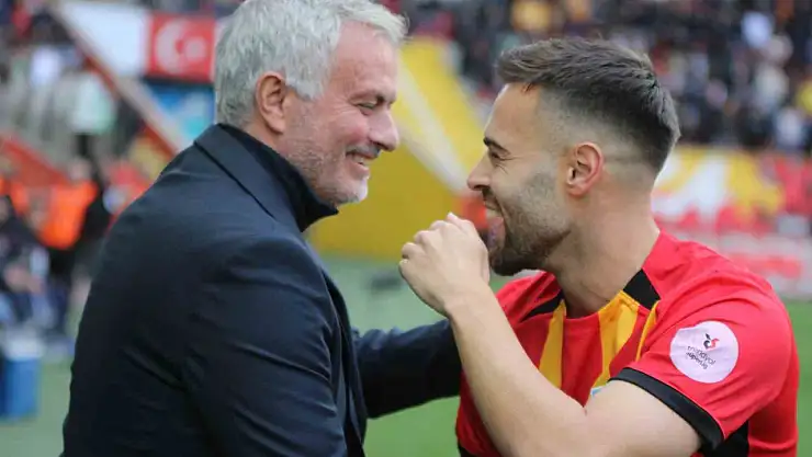 Trendyol Süper Lig: Kayserispor: 0 - Fenerbahçe: 2 (Maç devam ediyor)