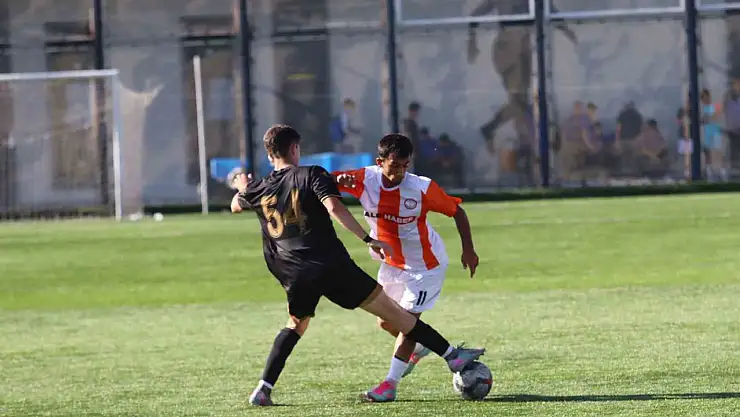 U19 Gelişim Ligi: Talas Belediyespor: 2 - Suvermez Kapadokyaspor: 2