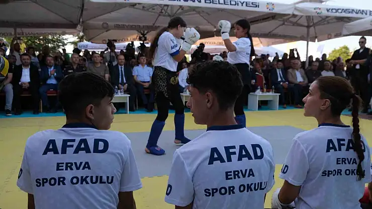 Vali Çiçek: 'Erva bir annenin feryatla yakama yapışmasıyla başladı'