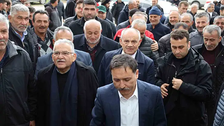 Vali Çiçek, zirai don sonrası Yahyalı'da çiftçilerle buluştu