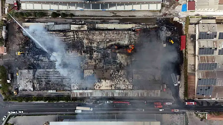 Kayseri'deki fabrika yangını 17 saatte tamamen söndürüldü
