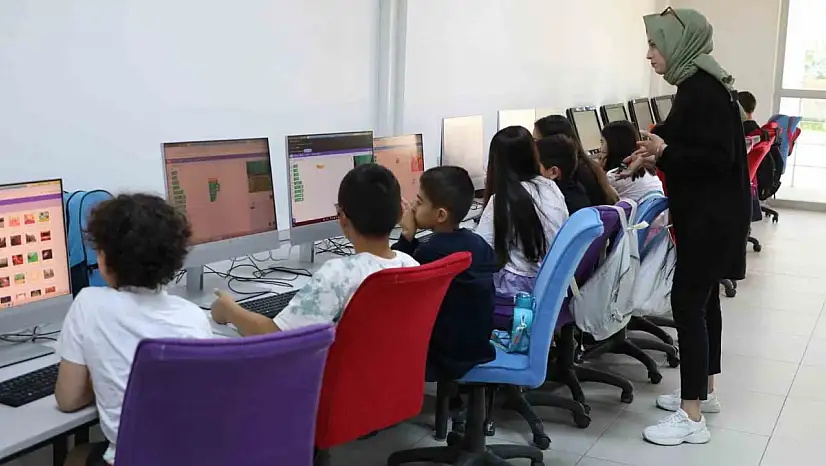 10 bin çocuk Melikgazi'nin yaz kurslarında tatilini dolu dolu geçirdi