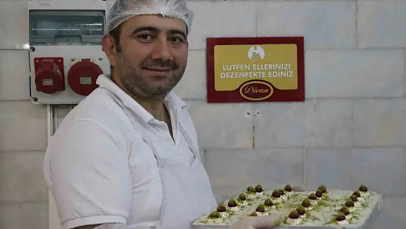 25 yıllık usta, tarihi Osmanlı'ya dayanan güllaçın püf noktalarını anlattı