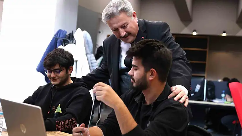 Akıl Küpü Kütüphaneleri dolup taşıyor