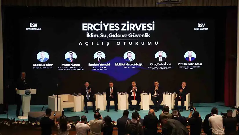 Bakan Kurum: 'Depremden sonra 2 yılda 455 bin konutu bitirmek kolay iş değil'