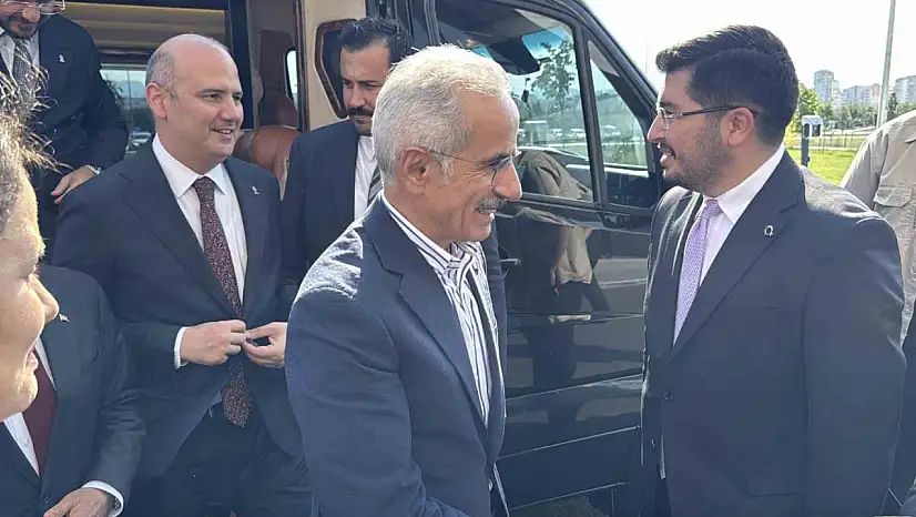 Bakan Uraloğlu, Kayseri'de gençlerle buluştu