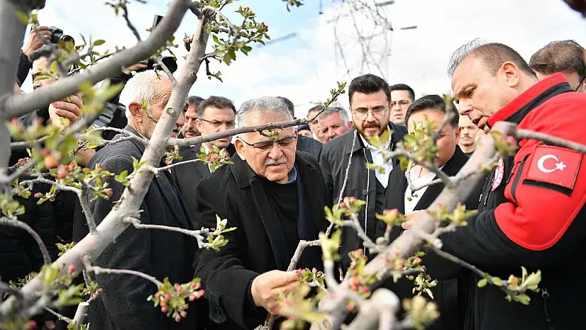 Başkan Büyükkılıç, zirai dondan etkilenen üreticileri yalnız bırakmadı