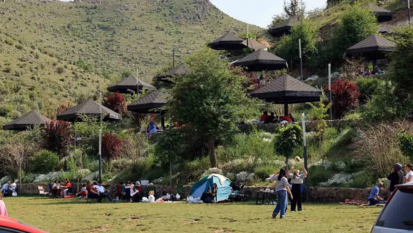 Bayramın vazgeçilmezi Zincidere Mesire Alanı