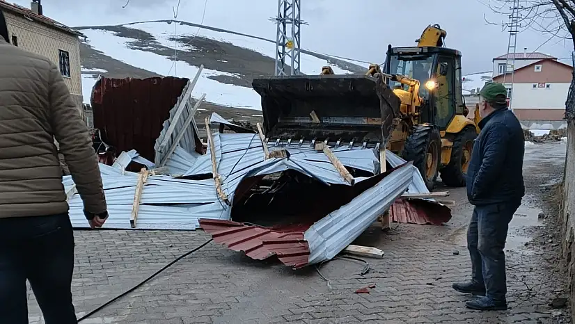 Bünyan'da şiddetli rüzgârın izleri hızla silindi