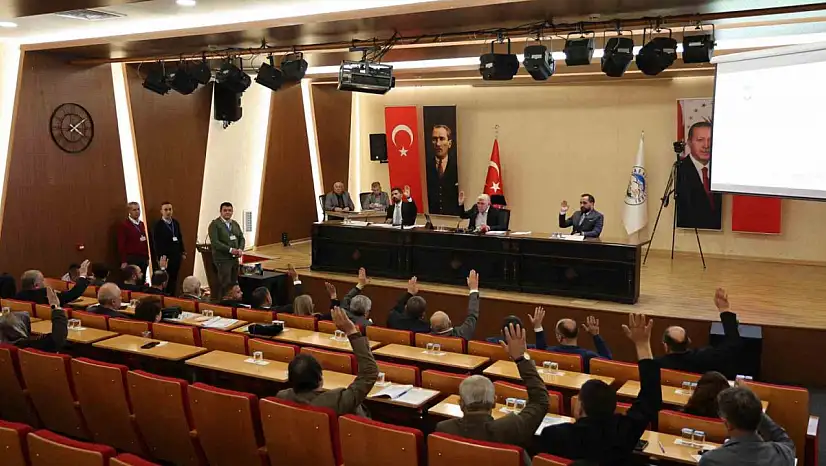 CHP'li meclis üyeleri bölündü, komisyonlarda sıfır çekti