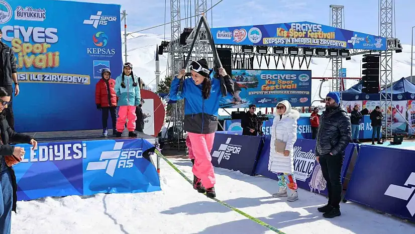 Erciyes Kış Spor Festivali'ne binlerce katılım
