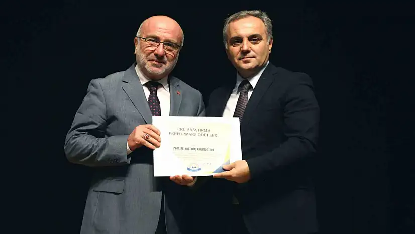 ERÜ'de '2024 Yılı Araştırma Performansı Değerlendirme Toplantısı ve Ödül Töreni' düzenlendi