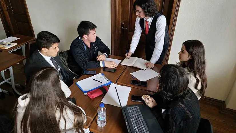 Genç Ar-Ge'ciler 154 yıllık tarihi okulda eğitimi masaya yatırdı